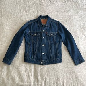 Dark wash Levi’s jacket. Men’s size xs
